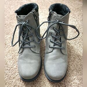 Woman's grey ankle boots